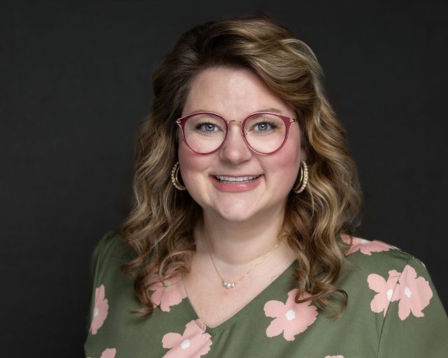 Kristin Allmon's professional headshot.